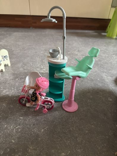 Dolls visit to the dentist