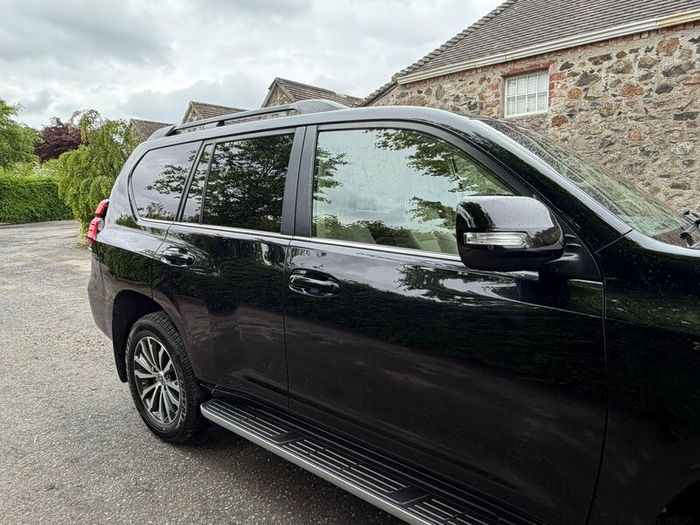 Toyota Landcrusier Invincible 7 Seats