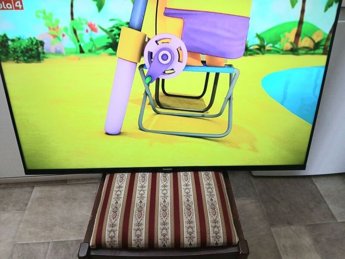 New Telefunken 43 inch smart hdmi borderless tv.