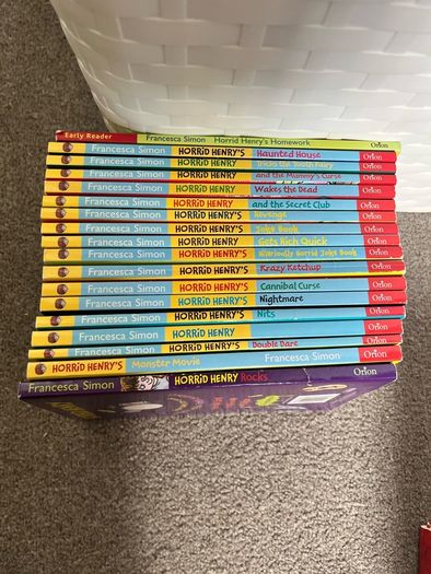 18 Horrid Henry books