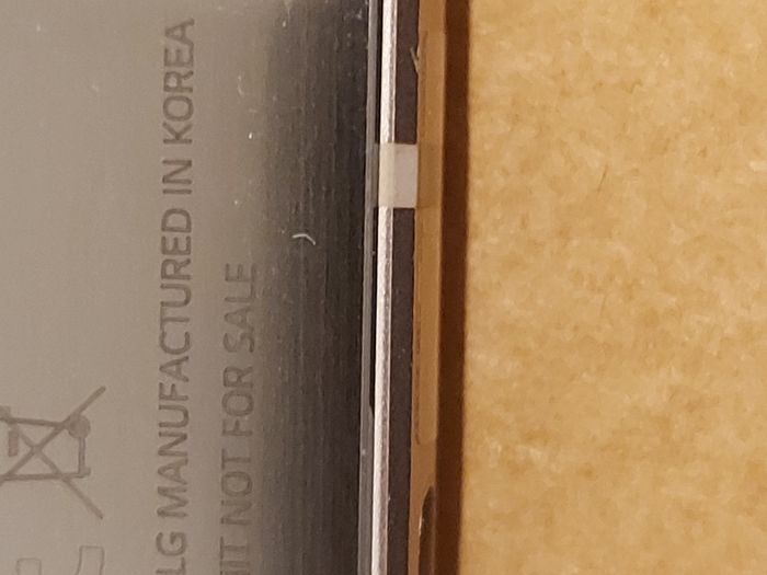 LG G6 mobile phone, 32GB, sim tray missing, excellent cosmetic condition otherwise