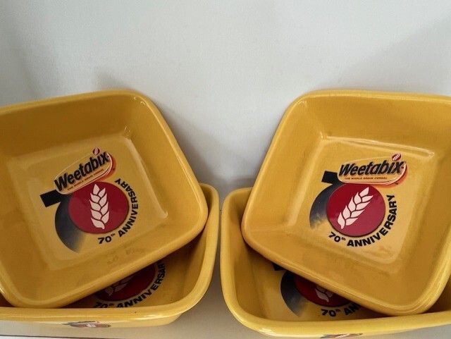 4 x Weetabix 70th Anniversary And 1 x Cornflakes Cereal Bowls. In Excellent Condition Total 6 cereal Bowls
