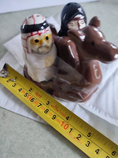 Novelty Cute Middle Eastern Arab Characters Salt & Pepper Cruet Set. On Gamal holder 1x Male Figure + 1x Female Figure. Would Look Great On The Table