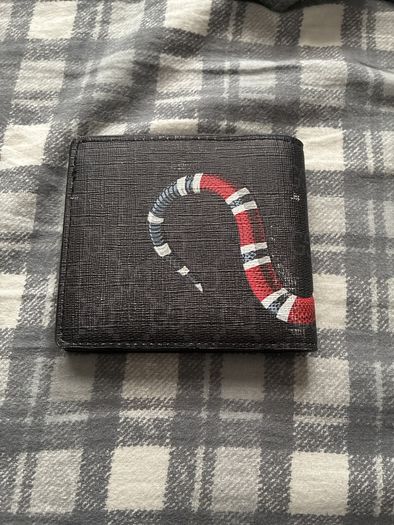 Snake wallet