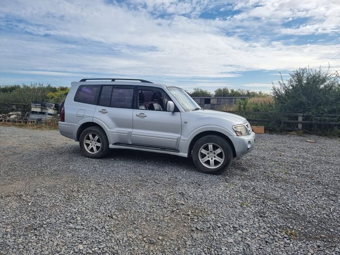 mitsubishi pajero shogun