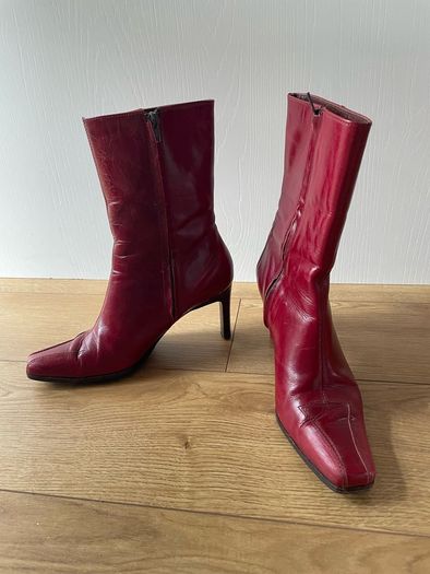 Red women's leather Calf boot size 38