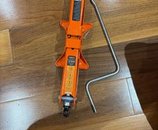 1.5 Tonne Scissor Jack