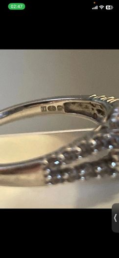 9ct white gold ring