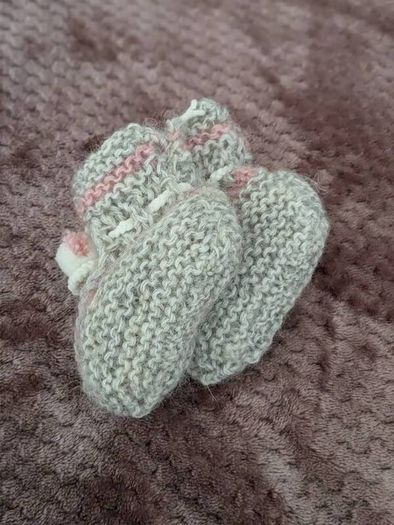 Baby woolen boots