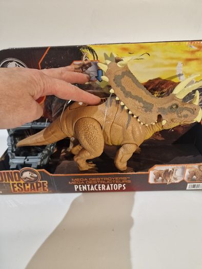 Jurassic World Pentaceratops Mega Destroyers Figure - Brand New