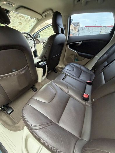 Volvo V40 2014