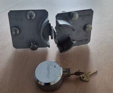 Master Lock Heavy Duty Van / Shed Lock and Hasp
