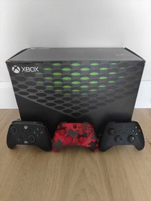 Xbox Series X 1TB Boxed Bundle - 3 Controllers & Venom Stand