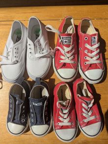 Kids/Toddler Converse Selection Sizes J7/8/11