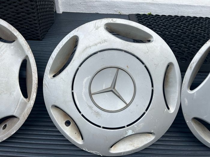 190E Mercedes hubcaps. Came from a 1991 190E.