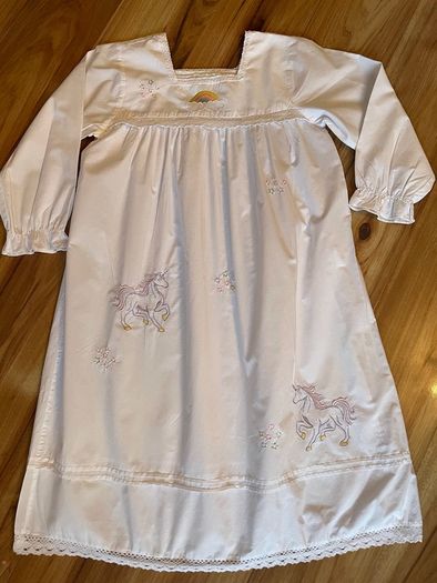 Powell craft unicorn nightdress age 8-9 immaculate!