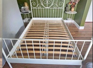 Beautiful Sturdy White Metal 4Ft 6 Double Bed Frame - Can Deliver