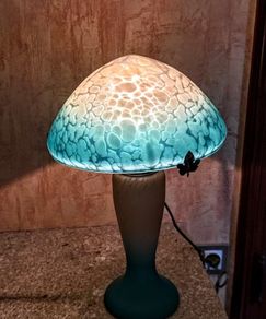 Stunning French mottled glass lamp