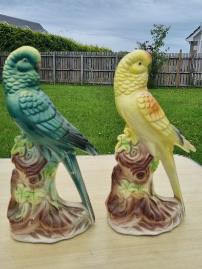 Pair of Capodimonte parrots