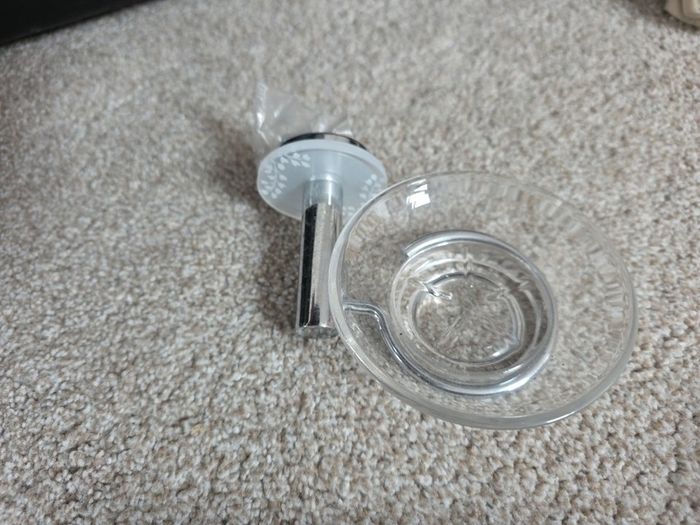 bath taps and soap dish NEW
