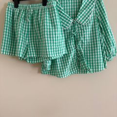 M&S  girls  green and white gingham shorts and top set. Age 11-12 years