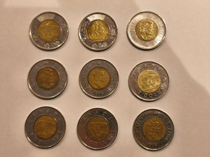 Canadian Coin Mixed Approx 70 Coins Canada Dollars Toonie
