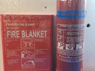 main image for ad 1Kg Fire Extinguisher and Fire Blanket