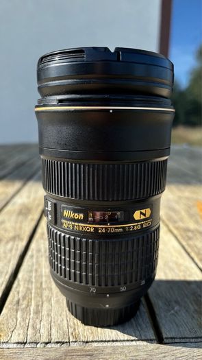 nikon