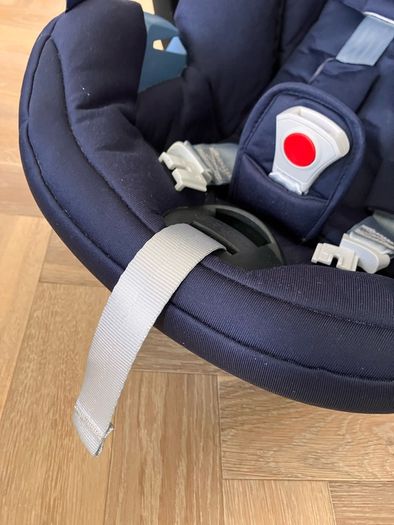 Cyber Aton 5 car seat + Isofix base