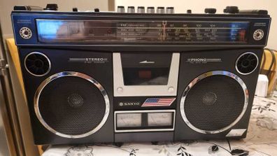From 1980 Sanyo Stereo-Radiorekorder M4500KE, Working perfect, tested.