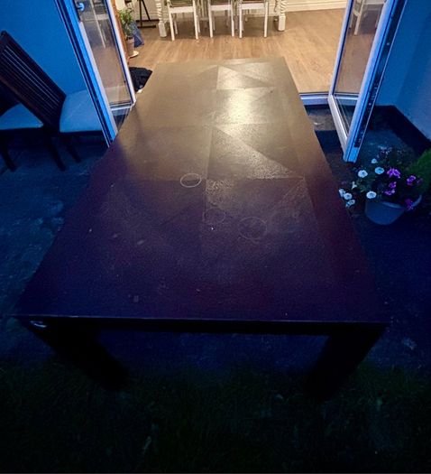 Table & Chairs