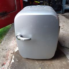 Mini fridge