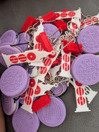 Oreo x BTS keyrings