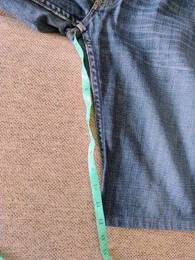LEE cotton denim shorts unisex 34 inch waist in very good condition see last three photos for exact measurements FREE STANDARD POSTAGE INCLUDED