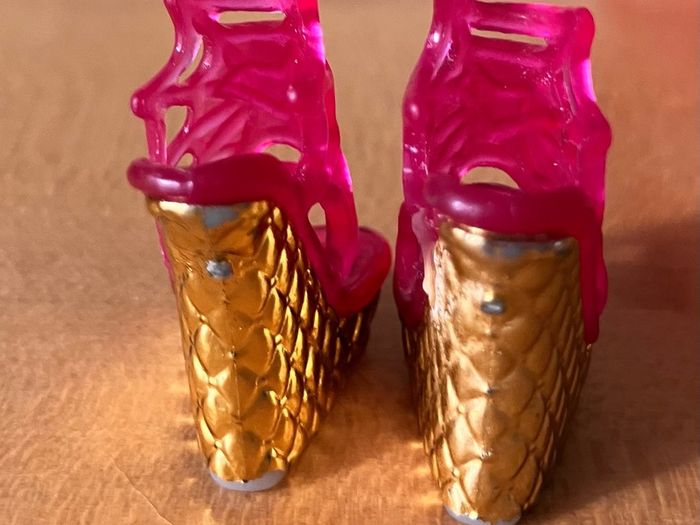 Monster High G1 Draculaura Haunt The Kasbah Accessories