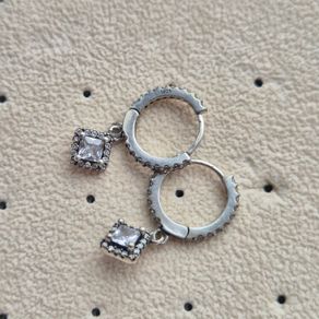 Small round earrings with square drop sterling silver s925 very good condition