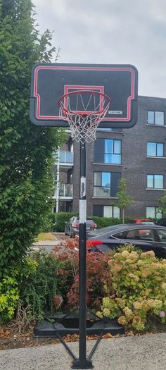 Basketball hoop