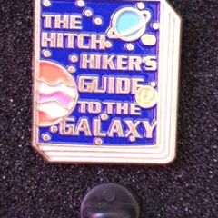 Hitchhikers guide to the galaxy, pin back badge.