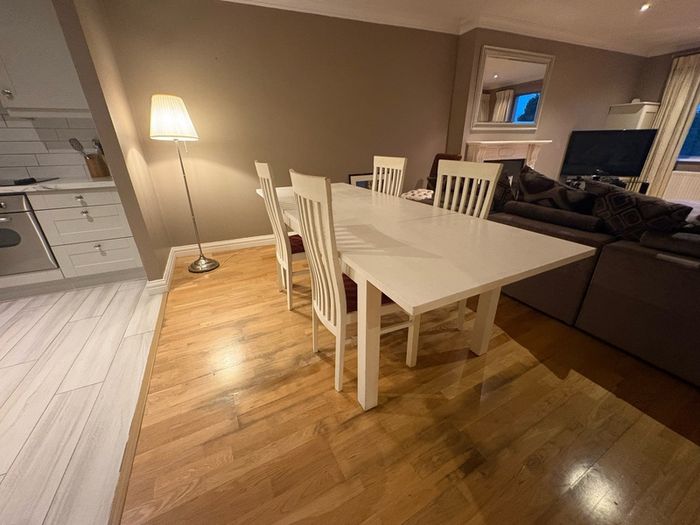 Table & Chairs