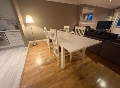 Table & Chairs