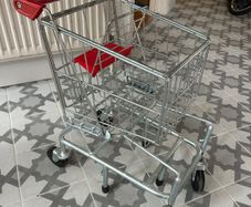 Mellisa and Doug Toy shopping Trolley