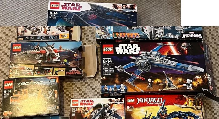 Large Selection of LEGO sets in pieces with boxes