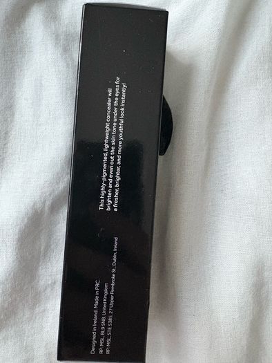 AYU instant under eye concealer