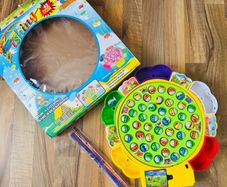 Fish catching game