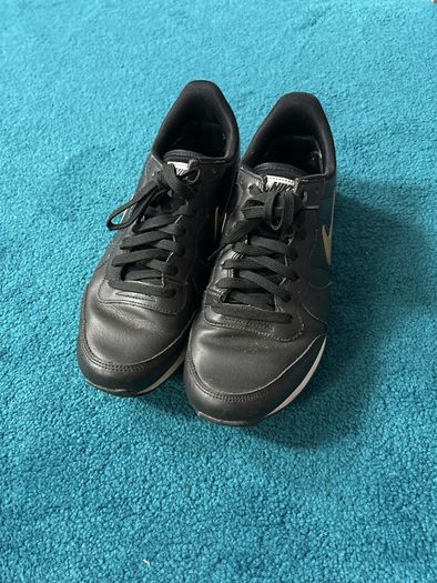 nike runners leather