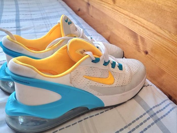 2022 nike air max go gs Size 5 eu 38 white/yellow in excellent condition