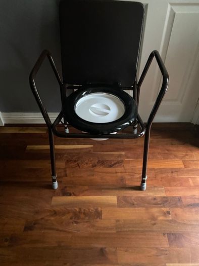 HSE Commode Chair