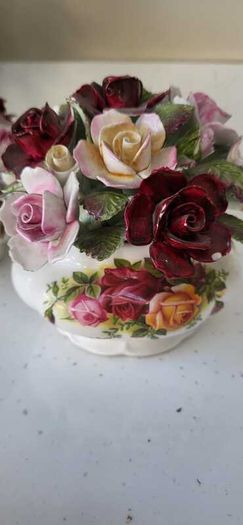 Royal Albert Old Country Roses Bone China Round Rose Bouquet