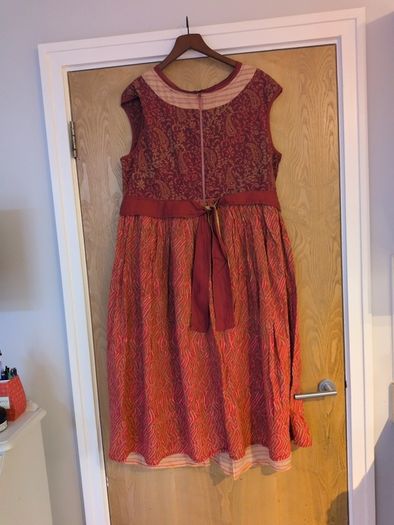 Enjoy Designer  Dress. S.46 -18? - Suited Size 16.