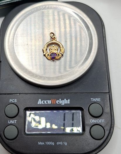 Vintage 9ct gold  claddagh pendant